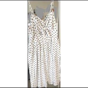 Polka dot dress with cut out 😍